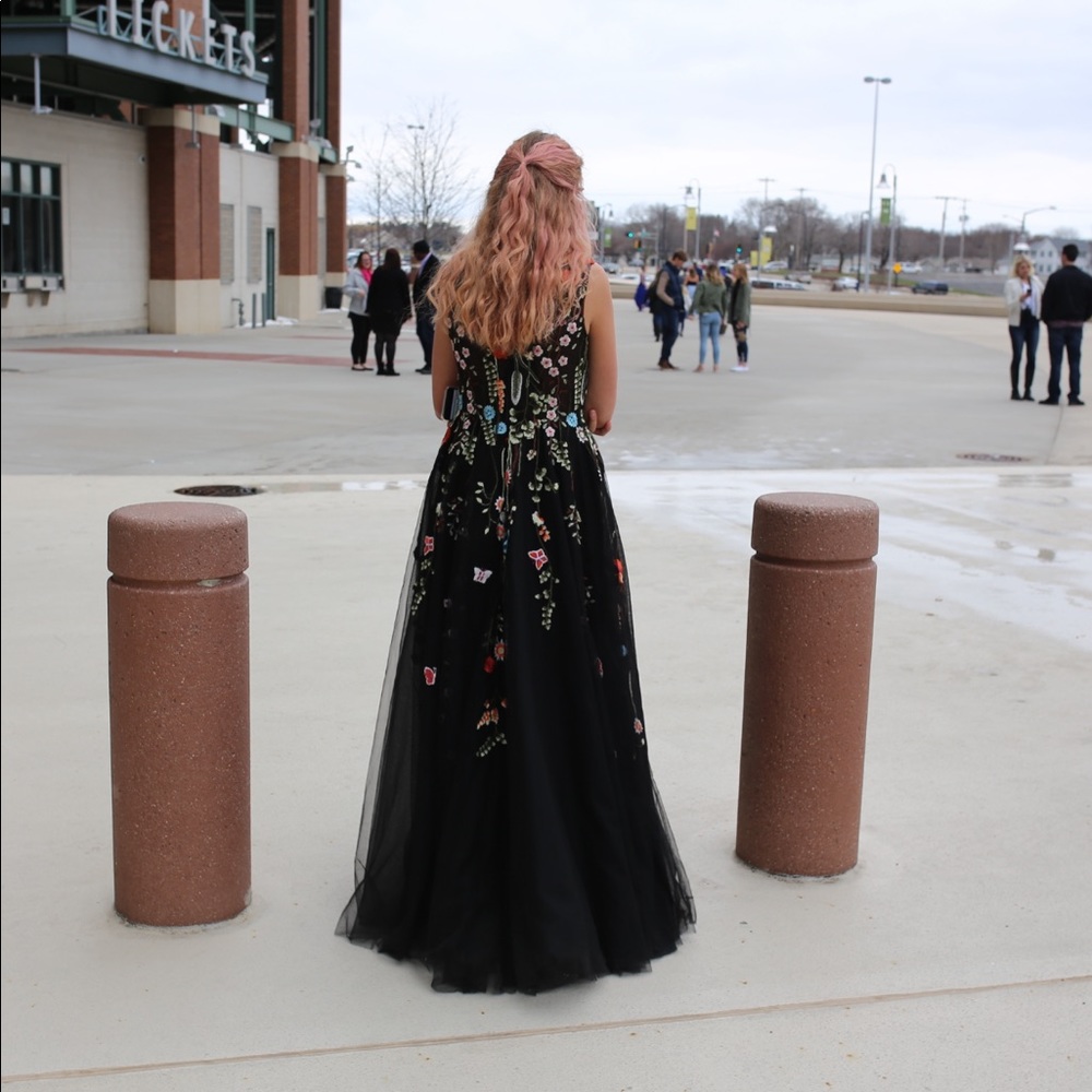 PROM DRESS!!!! - Picture 3 of 6